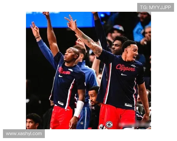 快船与爵士激战正酣NBA直播吧带你全程体验精彩瞬间