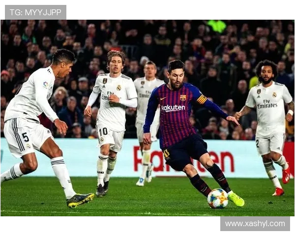 里昂与曼城精彩对决集锦回顾赛场瞬间尽显足球魅力与激情