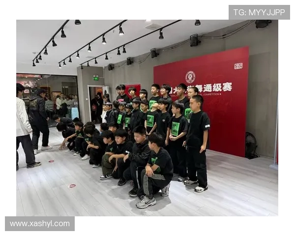 重庆街舞队以60分领跑世界街舞大赛积分榜展现实力与风采